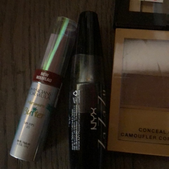 Makup - Picture 4 of 4